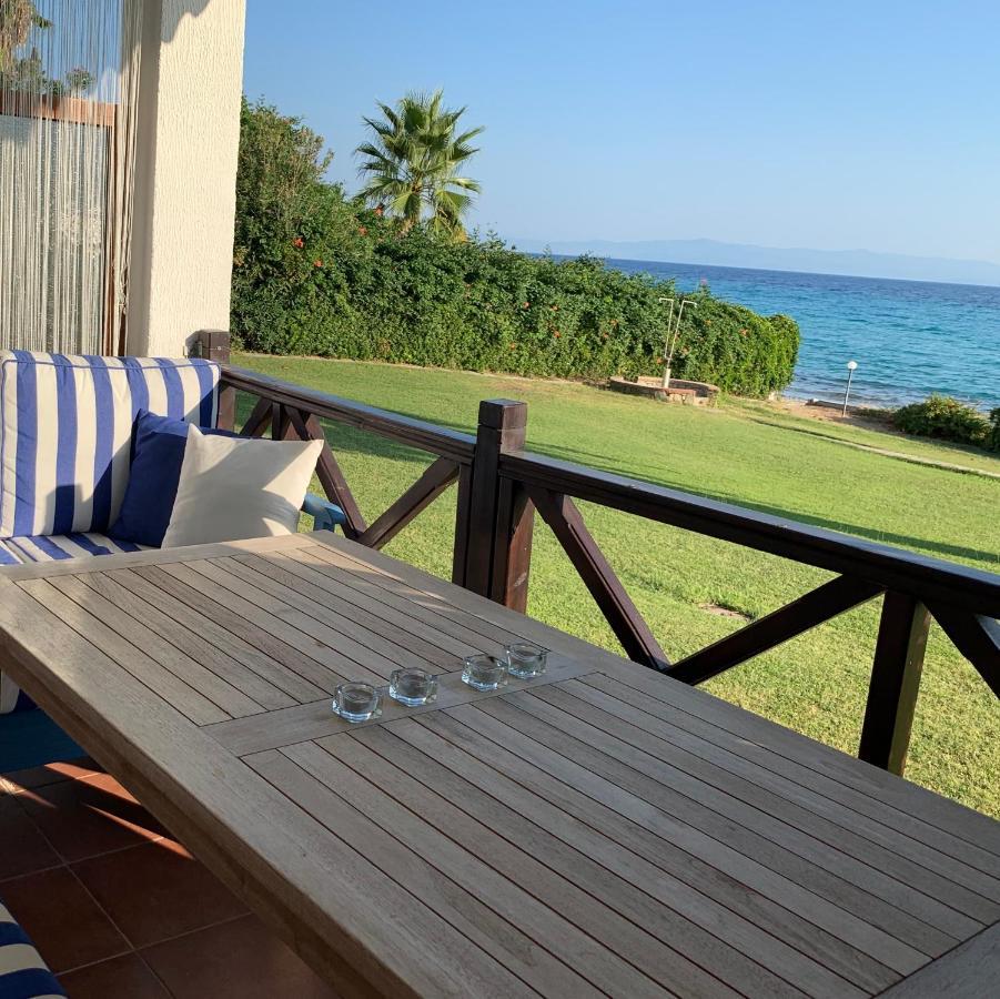 On The Beach Apartment Polychrono Exterior foto